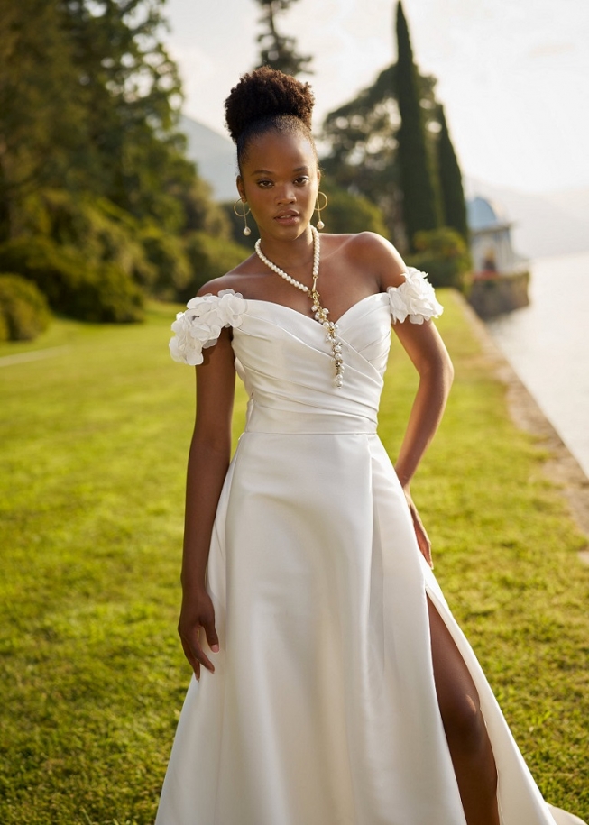 Libelle Bridal Margot close front.jpg